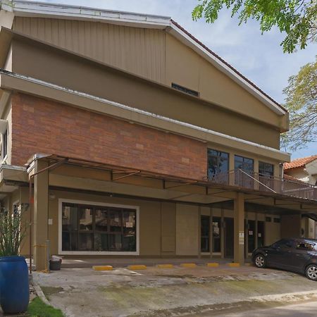 Koolkost Syariah At Taman Simprug Cikarang Hotel Bekasi Exterior foto