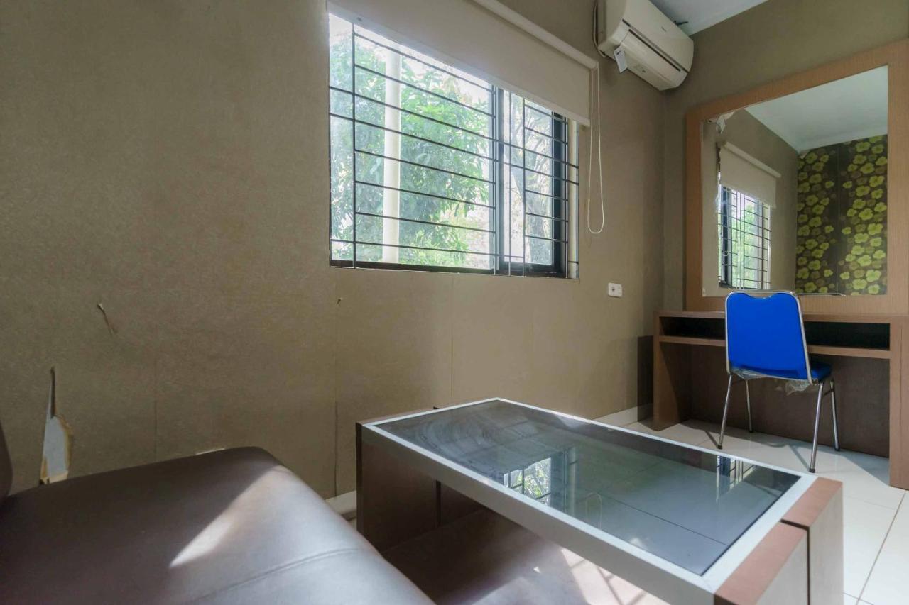Koolkost Syariah At Taman Simprug Cikarang Hotel Bekasi Exterior foto