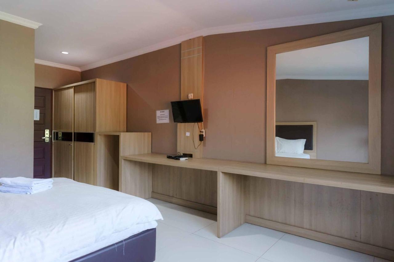 Koolkost Syariah At Taman Simprug Cikarang Hotel Bekasi Exterior foto
